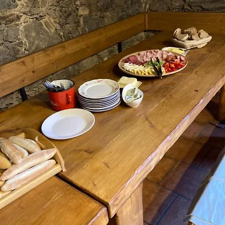 Hradecky Dvur בית אירוח