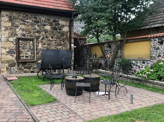 Проживання в сім'ї Hradecky Dvur