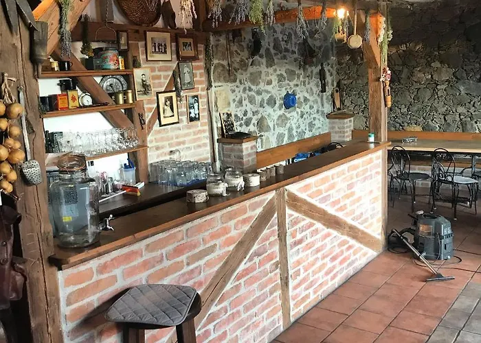 Проживання в сім'ї Hradecky Dvur